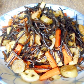 ひじきと根菜の煮物
